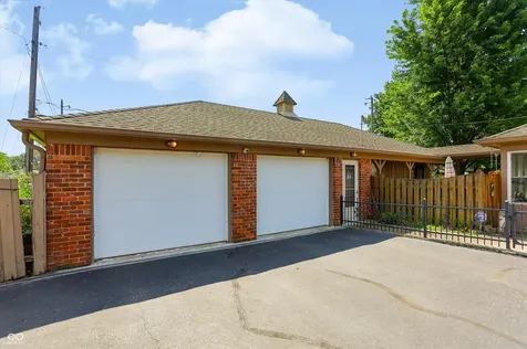 615 Simmons Street Plainfield IN 46168