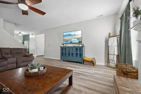 6753 Kentland Circle Indianapolis IN 46237