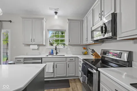 6753 Kentland Circle Indianapolis IN 46237