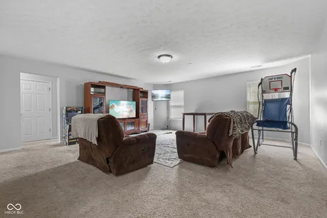 6753 Kentland Circle Indianapolis IN 46237