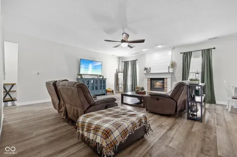 6753 Kentland Circle Indianapolis IN 46237