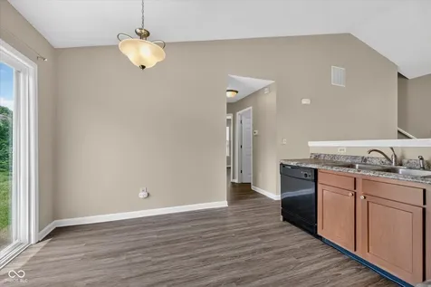 3656 Dayflower Way Indianapolis IN 46235