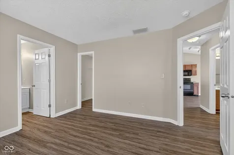 3656 Dayflower Way Indianapolis IN 46235