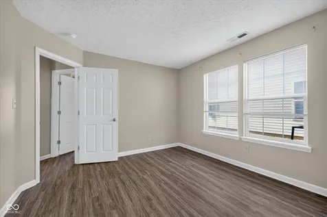 3656 Dayflower Way Indianapolis IN 46235