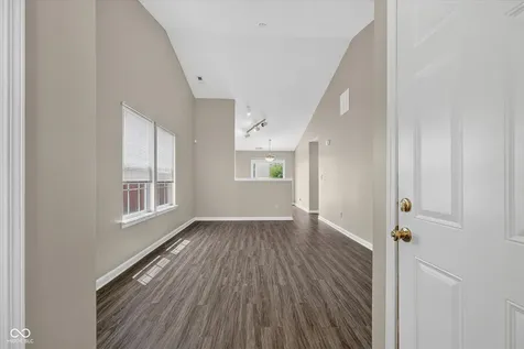 3656 Dayflower Way Indianapolis IN 46235