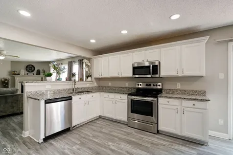 10597 Cyrus Drive Indianapolis IN 46231