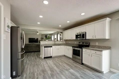 10597 Cyrus Drive Indianapolis IN 46231