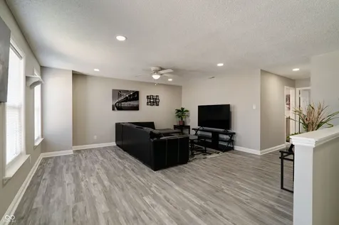 10597 Cyrus Drive Indianapolis IN 46231