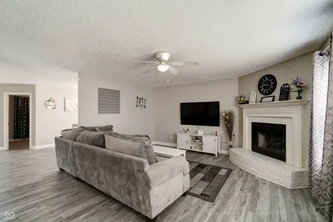 10597 Cyrus Drive Indianapolis IN 46231