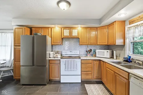 23 W 1400 N Alexandria IN 46001