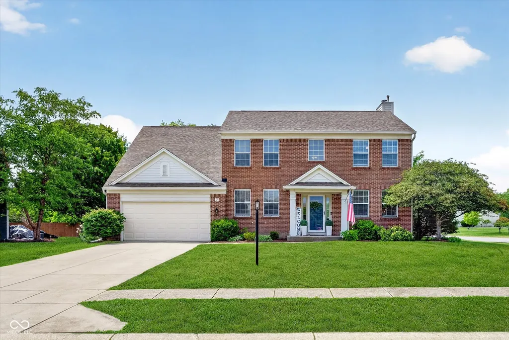 7 E Wisteria Way Westfield IN 46074