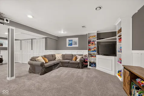 7 E Wisteria Way Westfield IN 46074