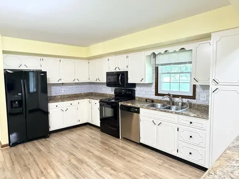 323 N Windswept Greenfield IN 46140