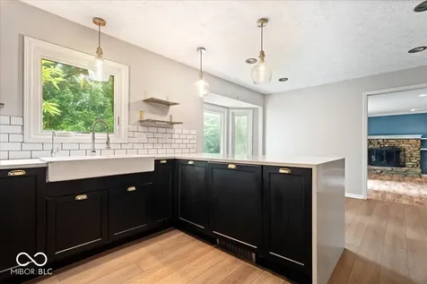 9131 Woodbridge Court Indianapolis IN 46260