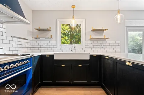 9131 Woodbridge Court Indianapolis IN 46260