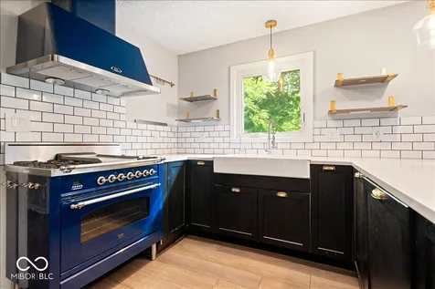 9131 Woodbridge Court Indianapolis IN 46260
