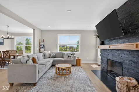 115 Oakhurst Way Westfield IN 46074