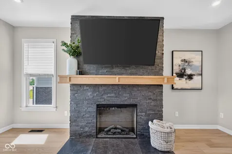 115 Oakhurst Way Westfield IN 46074