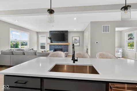 115 Oakhurst Way Westfield IN 46074