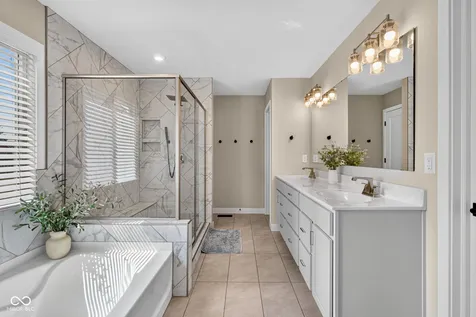 115 Oakhurst Way Westfield IN 46074