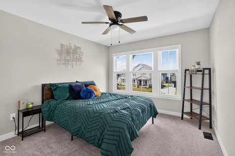 115 Oakhurst Way Westfield IN 46074
