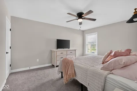 115 Oakhurst Way Westfield IN 46074
