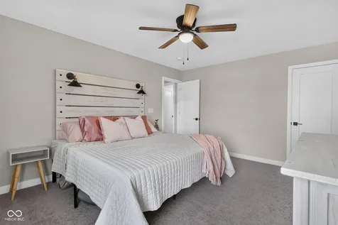 115 Oakhurst Way Westfield IN 46074