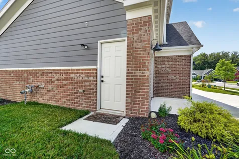 115 Oakhurst Way Westfield IN 46074