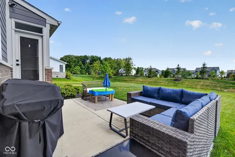 115 Oakhurst Way Westfield IN 46074