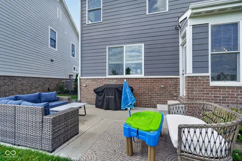 115 Oakhurst Way Westfield IN 46074