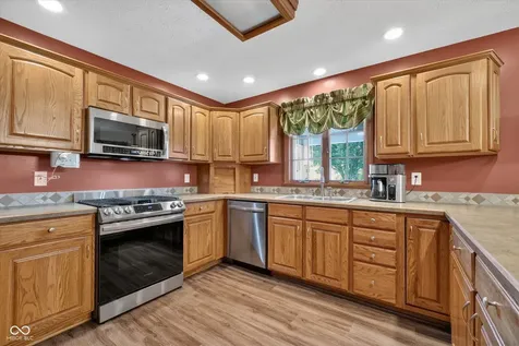 1323 Park Meadow Drive Beech Grove IN 46107