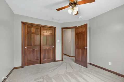 1323 Park Meadow Drive Beech Grove IN 46107