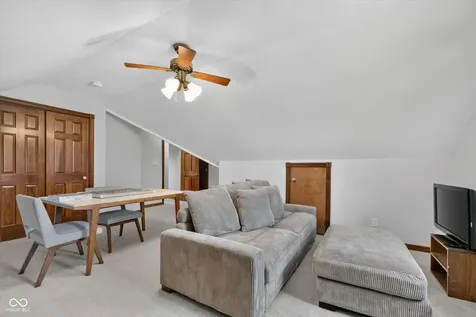 1323 Park Meadow Drive Beech Grove IN 46107