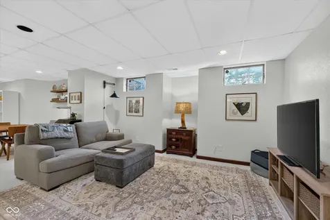 1323 Park Meadow Drive Beech Grove IN 46107