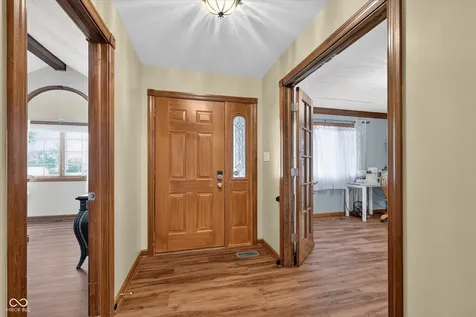 1323 Park Meadow Drive Beech Grove IN 46107