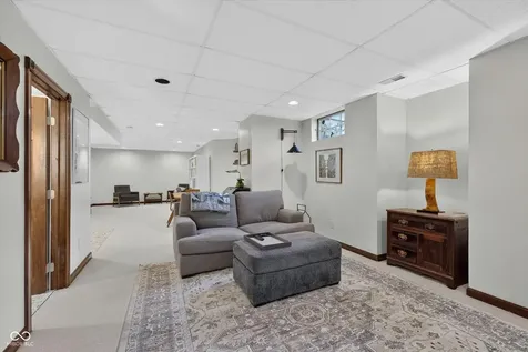 1323 Park Meadow Drive Beech Grove IN 46107