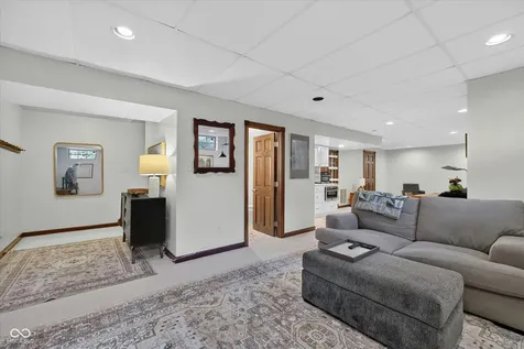 1323 Park Meadow Drive Beech Grove IN 46107