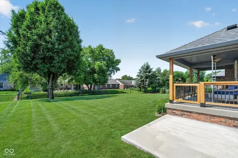 1323 Park Meadow Drive Beech Grove IN 46107