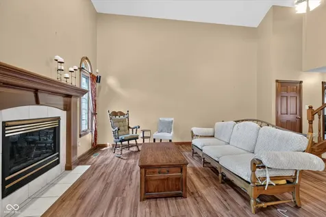 1323 Park Meadow Drive Beech Grove IN 46107