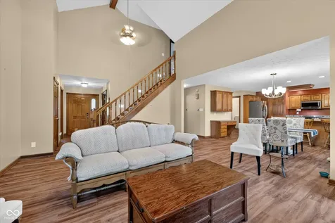 1323 Park Meadow Drive Beech Grove IN 46107