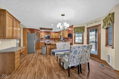 1323 Park Meadow Drive Beech Grove IN 46107