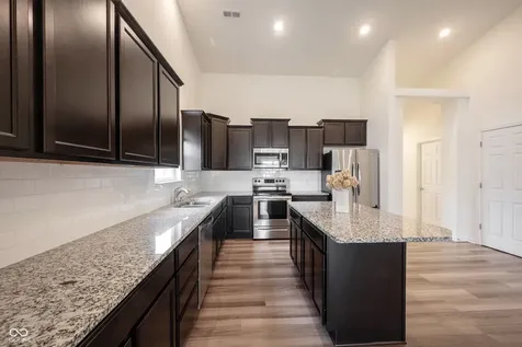 16592 Branham Drive Fishers IN 46040