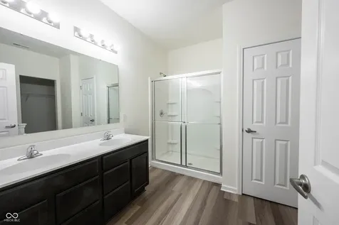 16592 Branham Drive Fishers IN 46040