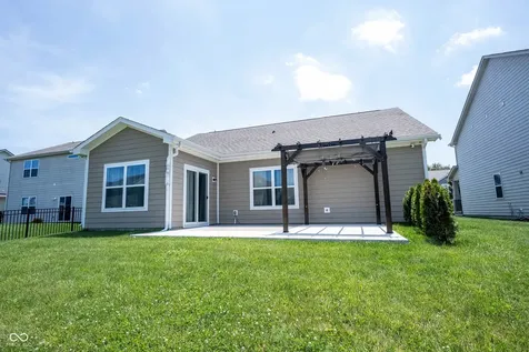 16592 Branham Drive Fishers IN 46040