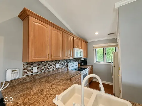 2046 E Waters Edge Drive Bloomington IN 47401