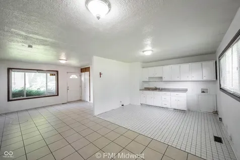 8124 E 37th Street Indianapolis IN 46226