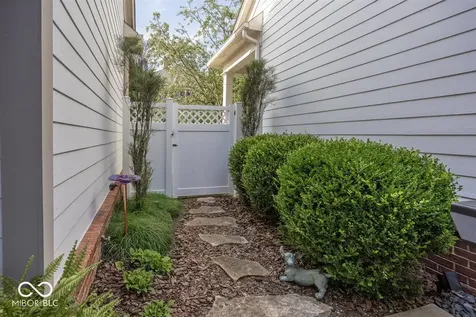 4309 Heyward Place Indianapolis IN 46240
