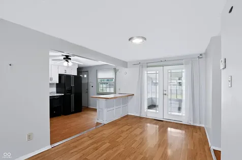 1649 W 76th Place Indianapolis IN 46260