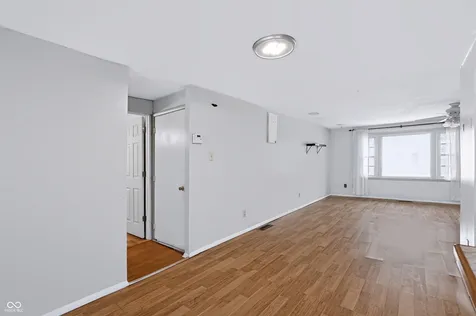 1649 W 76th Place Indianapolis IN 46260