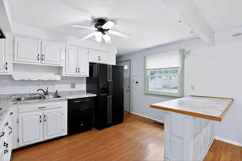 1649 W 76th Place Indianapolis IN 46260
